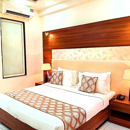 Hotel When In Gurgaon - Opposite To Artemis Hospital Bagian luar foto