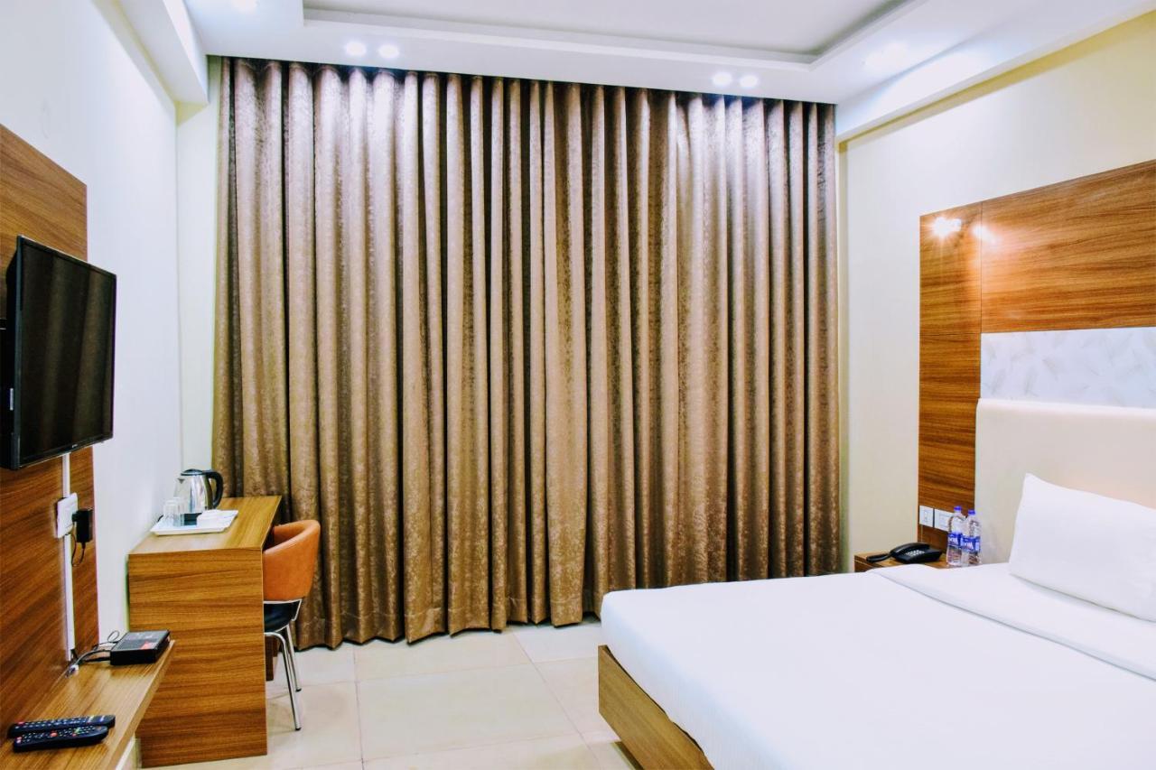 Hotel When In Gurgaon - Opposite To Artemis Hospital Bagian luar foto