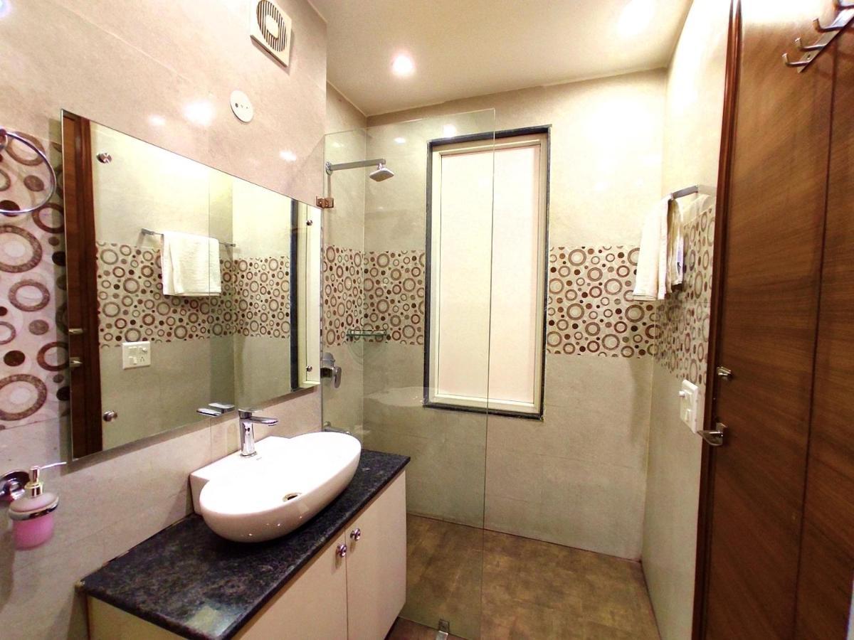 Hotel When In Gurgaon - Opposite To Artemis Hospital Bagian luar foto